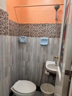 Cozy Solo Unit with Aircon , Wifi, Free Parking at Sonia's Island Stay - Virac - 3