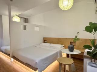 The Lanting Inn is located in the city center near the Drum Tower subway, making it convenient to travel to the Drum Tower, Nanluoguxiang, Shichahai, Yandai Xie Street, Tiananmen Square and the Forbidden City - Pequim - 3