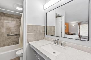 Americas Best Value Inn & Suites Williamstown - 5