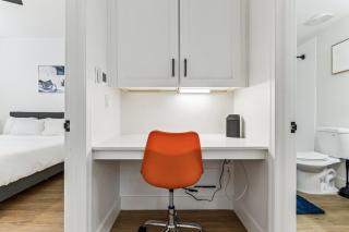 CozySuites Glendale by the stadium with pool 21 - Glendale - 1