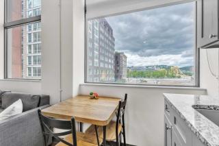 CozySuites Modern 1BR in Downtown Pitts #18 - 5