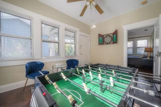 Historic & Cozy Bungalow by Downtown - 7