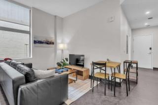 CozySuites Modern 1BR in Downtown Pitts #23 - Pittsburgh - 0