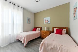 3BR Resort Condo Pool Balcony Near Disney - 6