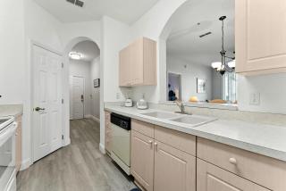 3BR Resort Condo Pool Balcony Near Disney - 4