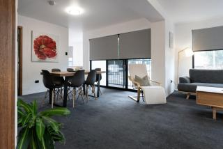 City Retreat with Parking - Launceston - 3