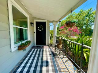 Cozy sanctuary minutes from the bay and beaches - Tampa - 0
