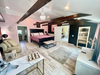 Cozy sanctuary minutes from the bay and beaches - Tampa - 4