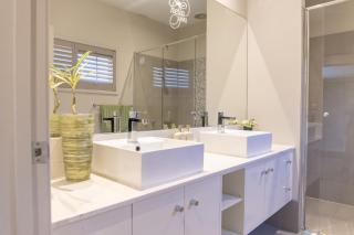 Stylish Retreat Steps from Geelong Waterfront, with Parking, Wi-Fi, AC - Geelong - 6