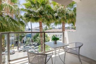 Hollywood Cozy Apartment - 3