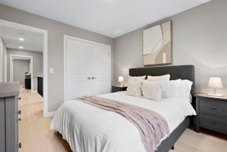4BR Family Escape with BBQ and Parking Only 4 Mins to The Falls - Niagara Falls - 4