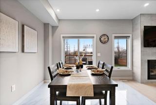 4BR Family Escape with BBQ and Parking Only 4 Mins to The Falls - Niagara Falls - 1