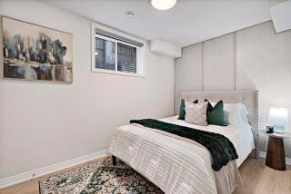 4BR Family Escape with BBQ and Parking Only 4 Mins to The Falls - Niagara Falls - 3