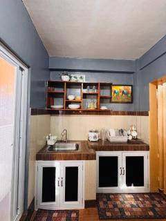Penthouse Unit with OceanView, Wifi, Free Parking at Sonia's Island Stay - 1