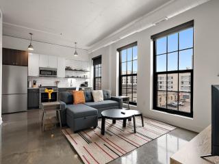 CozySuites NLG - Modern 2BR condo #15 - 0