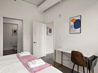 CozySuites NLG with pool bowling alley sauna #15 - Minneapolis - 4
