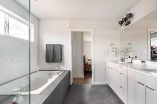 Comfy Family Home, Walkable Neighborhood + Patio! - Portland - 2