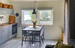 2 Bedroom Awesome Home In Lavik - 6