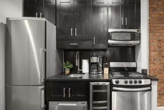 Stylish Midtown East Escape Near It All - 4