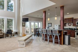 6BR - 6 King Beds - EV - 10min Downtown - Bend - 6
