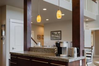 6BR - 6 King Beds - EV - 10min Downtown - Bend - 1