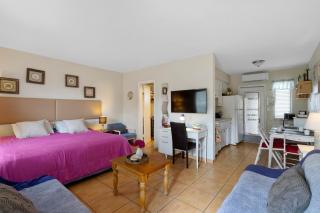 Modern 1BR Retreat – Near Beach Downtown Pet OK - Hollywood - 4