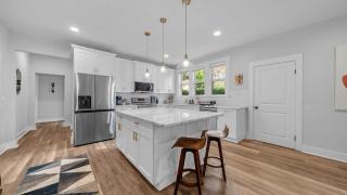 Mid-Century Modern Retreat by Coffee, Food + Shops - Tampa - 6