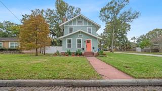 Spacious Modern Farmhouse w/ Private Patio & BBQ! - Tampa - 9