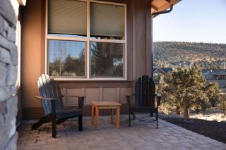 Hot-Tub - Modern 5BDR Family Retreat - Sleeps 11 - Redmond - 1