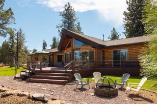 Modern Spacious Cabin Nestled on Several Acres of Scenic Land - 9