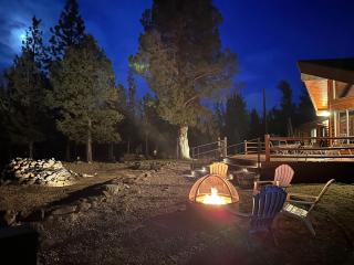 Modern Spacious Cabin Nestled on Several Acres of Scenic Land - Sisters - 8