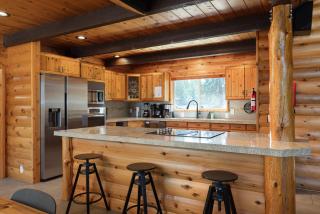 Modern Spacious Cabin Nestled on Several Acres of Scenic Land - Sisters - 7