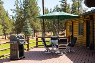Modern Spacious Cabin Nestled on Several Acres of Scenic Land - Sisters - 6