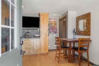 Pets OK - Perfect Couple's Retreat in Bend - Bend - 9