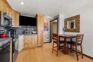Pets OK - Perfect Couple's Retreat in Bend - Bend - 5