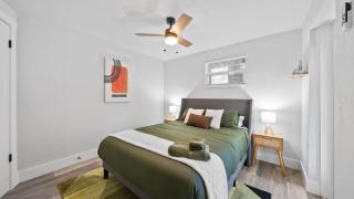Modern-Retro Themed Home Close to Coffee + Food! - Tampa - 9