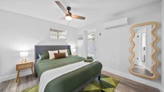 Modern-Retro Themed Home Close to Coffee + Food! - Tampa - 1