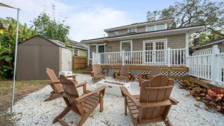 Modern Moroccan Villa w/ Firepit, BBQ + Game Room! - Tampa - 8