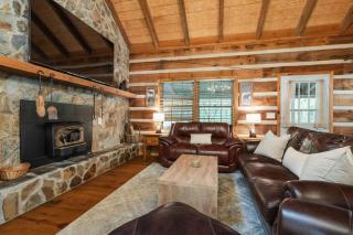 Modern Cabin with Luxury Gym, Firepit + Game Room! - 2