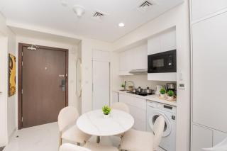 Designer 1BR I Golf View I Comfortably Sleeps 4 - 5