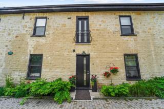 Historical Loft Retreat Minutes to Elora Main St - Elora - 2