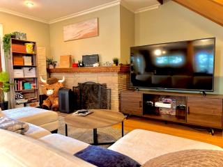 West LA - Private Bungalow - 15 min to Beach & LAX - Los Angeles - 9