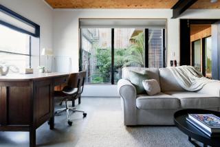 Bright Studio in Launceston CBD - Kings Park - 9