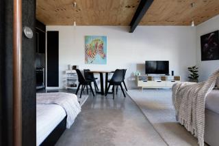 Bright Studio in Launceston CBD - Kings Park - 7