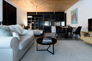 Bright Studio in Launceston CBD - Kings Park - 1