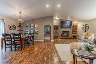 Hot Tub - Pool Table - Deck with Pilot Butte Views - Bend - 8