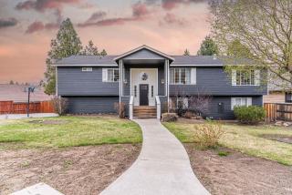 Hot Tub - Pool Table - Deck with Pilot Butte Views - Bend - 3