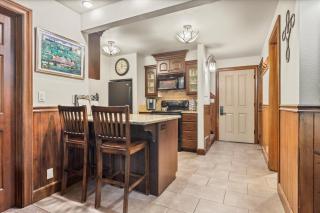 15 min from Mt Bachelor Condo in Resort - Bend - 5