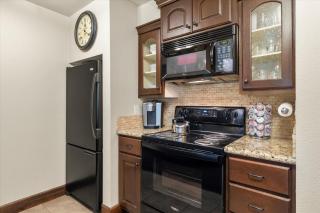 15 min from Mt Bachelor Condo in Resort - Bend - 3