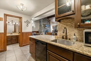 15 min from Mt Bachelor Condo in Resort - Bend - 2
